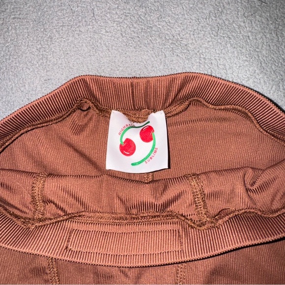 Highrack Studios Sublime Shorts - Picture 2 of 3